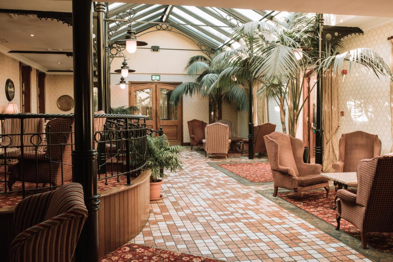 Kee'S Hotel Stranorlar Exterior foto